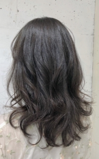 ロングレイヤー×アッシュベージュ サロンギャラリー  ヘアカタログ 