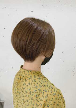 個性派カットショートスタイル×イエローベージュ サロンギャラリー  ヘアカタログ 